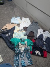 Junge Baby Erstausstattung