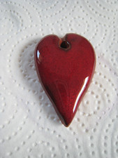 Roter Herzanhänger Herz Anhänger aus Ton emailliert mit Öse 43mm x 30mm NEU