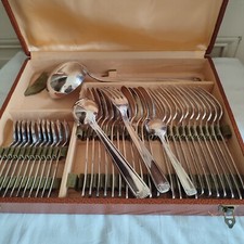 Besteckset In Silber Metal Etui 37 Teile Punze GG Dekor Rolle Und Muschel