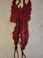 Sexy Body In Rot mit Spitze