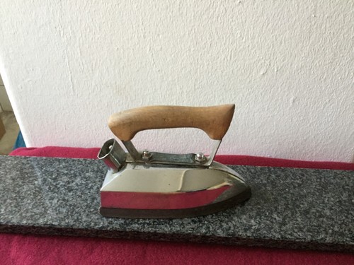 Antikes elektro bügeleisen - antikes, elektro-bügeleisen