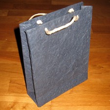 Geschenktüte · Geschenktasche · blau · dickes Struktur-Papier