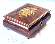 Holzdose mit Spieluhr