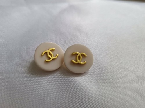 Set bestehend aus zwei chanel - set,