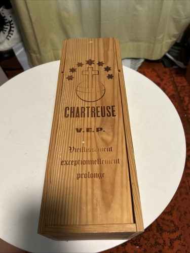 Chartreuse vep empty wooden - empty,