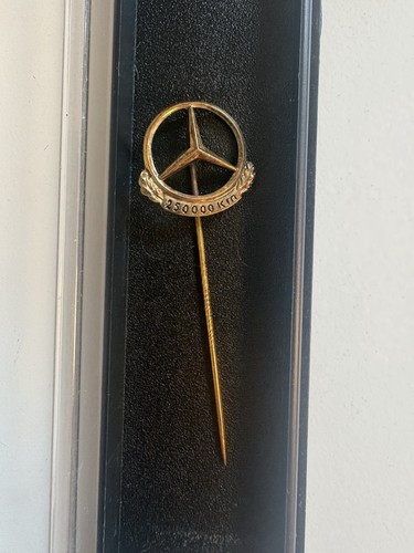 Mercedes benz ehrennadel - mercedes-benz,