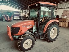 Verkaufe einen Branson 5220C Traktor, mit nur 65 Betriebsstunden.