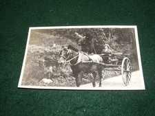VINTAGE FOTO DAME FÄHRT EIN