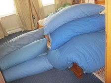 BLAUES BALLONBETT ZUSTAND/