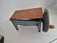 Vintage antiker Tabakschneider