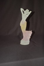 Dekofigur Frau "Jugendstil" nachempfunden    (B/H/T = ca. 9 x 26 x 7 cm)