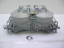 ein Piko Staubsilowagen,Zementsilowagen(Nr.6) gealtert,neue  Räder DR 1:87 H0 DC
