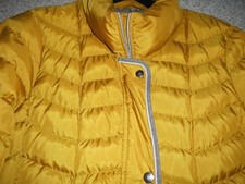 Hochwertige senffarbene