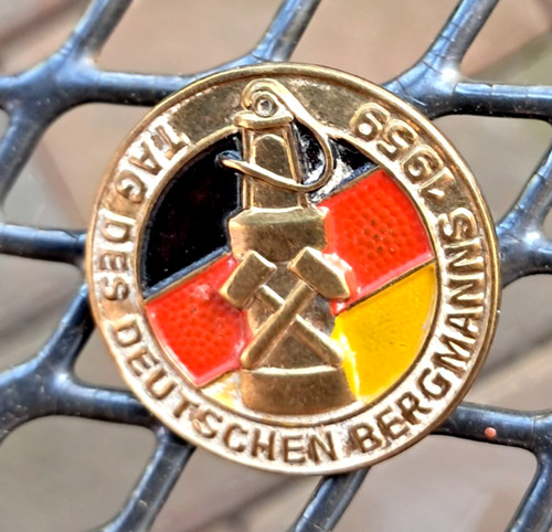 Altes abzeichen zum - altes,