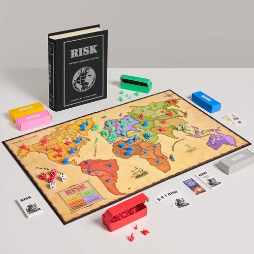Risiko vintage bookshelf - risiko,