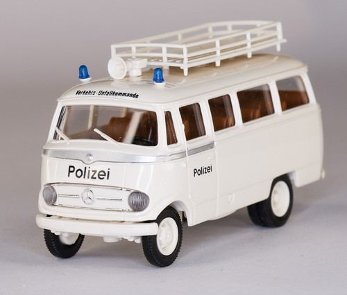 Q6g237 spur brekina polizei - spur, h0