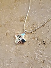 Filigrane Halskette Damen Metall kurz 19,5 cm, silber, Anhänger Kreuz mit Stein