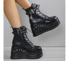 NEW STUNNING Woman's Gothic