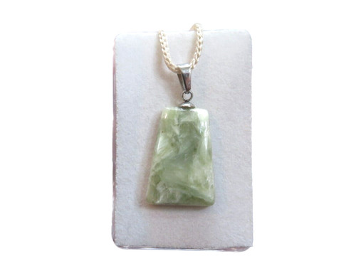 Grüner turmalinquarz cabochon - grüner,