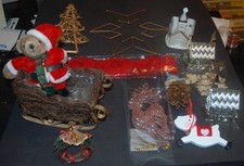 Winter Weihnachts Deko Konvolut Verschiedene Figuren, Kirchen, Filzband usw.