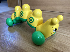 Lego Primo Raupe in gelb (mit grünem Muster)