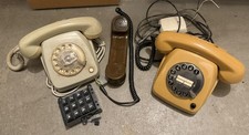 12 alte Telefone, massenhaft