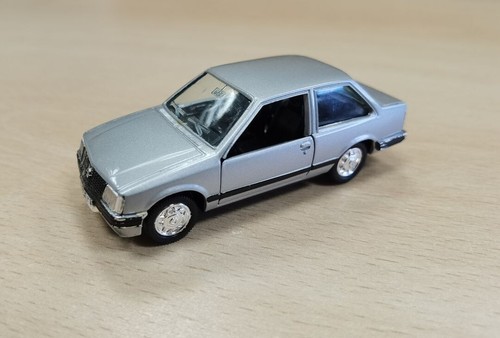Modellauto opel corsa tr - modellauto,