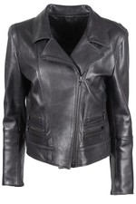 Sylvie Schimmel schwarze Leder