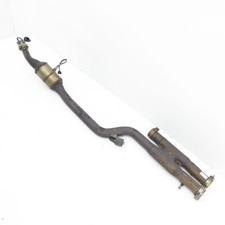 Katalysator links Mercedes