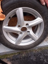 Autoreifen mit Alufelgen Felgen Reifen