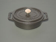 Staub ovaler Bräter Shallow Mini Cocotte Basse noir schwarz  Gusseisen 0,25L