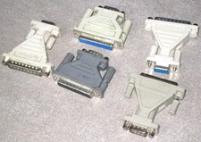 2x D-Sub-Adapter, 9-pol.-Buchse-25-pol.-Stecker und 3x 9-pol.-Stecker-25 Buchse