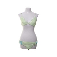 Hollister California, Bikini