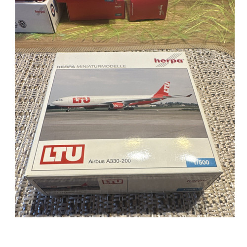Herpa airbus a330 200 ltu - a330-200,
