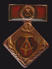 DDR Medaille Aktivist der