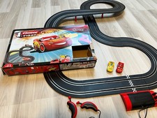 Carrera FIRST - Disney Cars Slotcar-Bahn 1:50 McQueen und Cruz „Race of Friends“