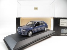 Minichamps 430112871 - 1:43,