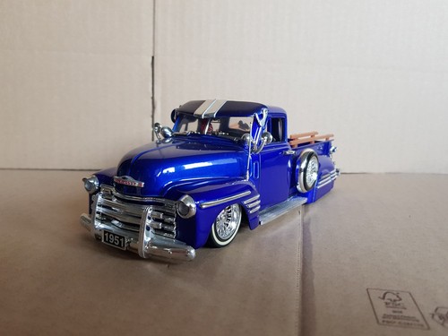 1951 chevrolet pickup - 1:24,
