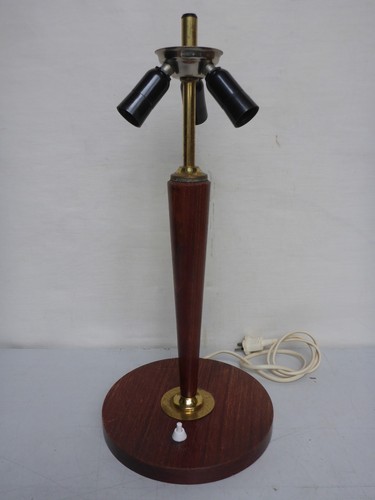 Fuß von alte tischlampe - fuß,