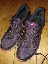 Asics Fujitrabuco 6 40,5 schwarz pink gore tex