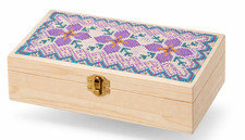 Holzkiste mit Deckel und