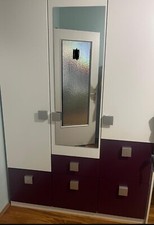 Bett, Kleiderschrank Und