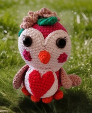 Handgemachte gehäkelte Amigurumi Eule mit Herz – Unikat, Geschenkidee