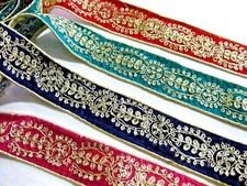 Samt-Borte mit Pailletten