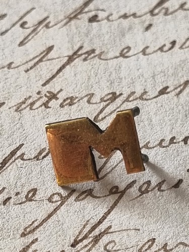 Monogramm buchstaben messing - monogramm, m