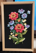 Vintage Gobelin Blumen Stickbild mit Holzbilderrahmen  30x20 cm wie Neu 