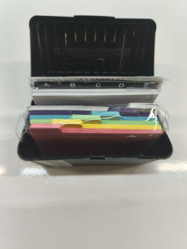 Schwarze karteikartenbox mit - schwarze,