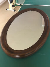 Ovaler Spiegel in Mahagoni aus