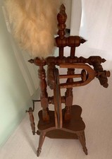 Seltenes Spinnrad, echtes Walnussholz, funktionstüchtig & edel