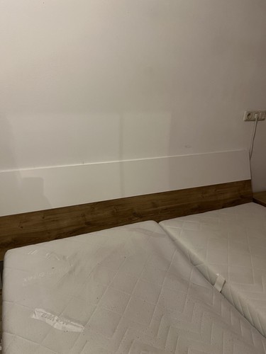 Bett mit zwei - , matratzen